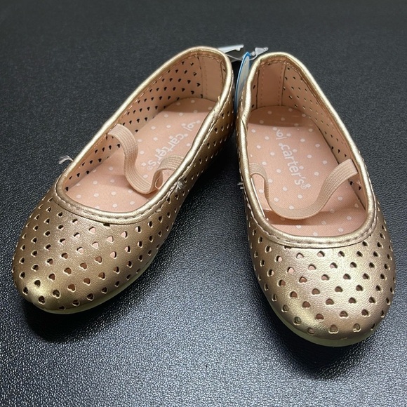 NWT Carter’s Girls Perforated Heart Ballet Flats Metallic Slip On Shoes Size 6 - Picture 1 of 11